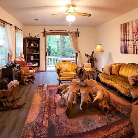 Ridge Retreat At Hearthstone Cabins And Camping - Pet Friendly Helen Exterior photo